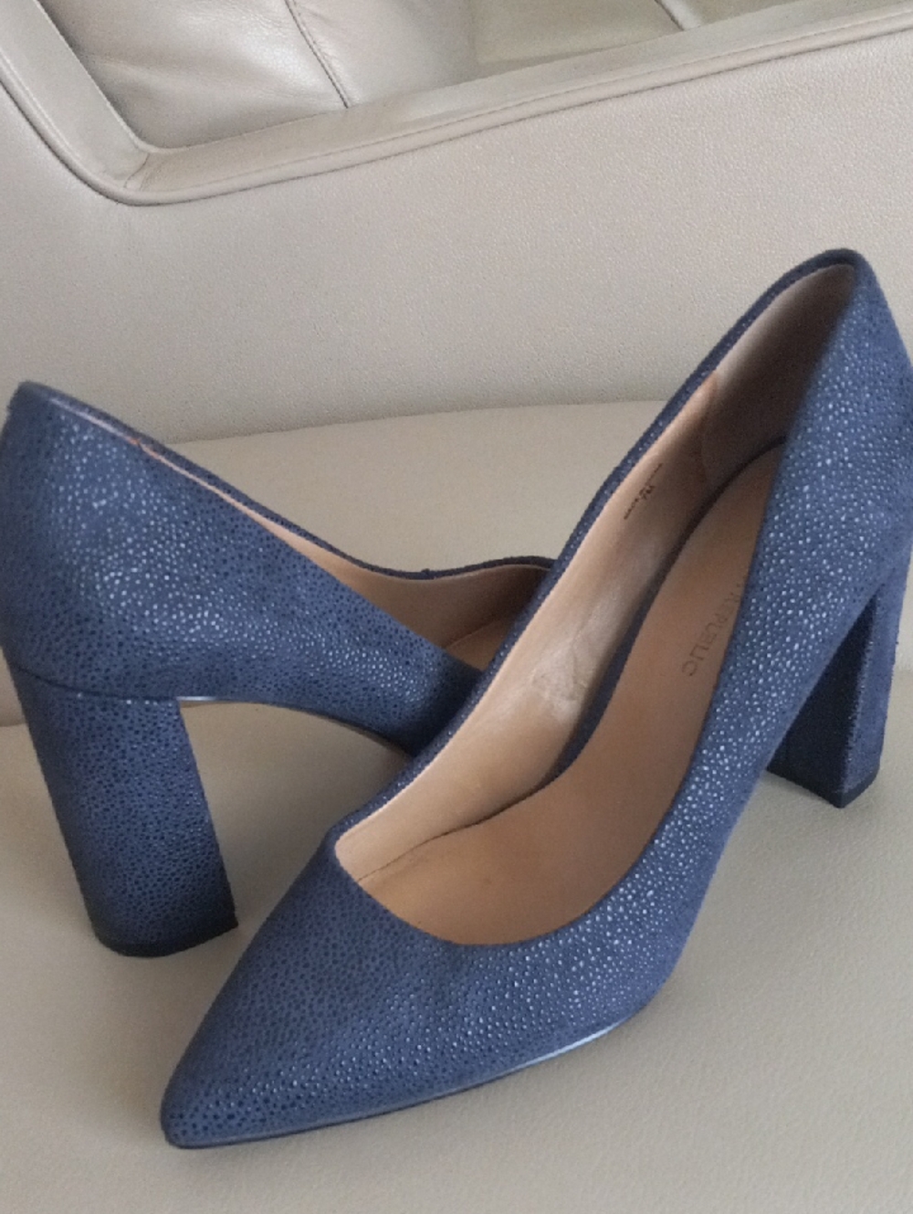 Banana Republic Navy Suede Pointed-Toe Block Heel Pumps Size 7M